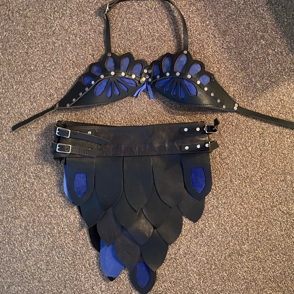 Leather blue and black handmade halter bra and belt/skirt - Picture 7 of 7